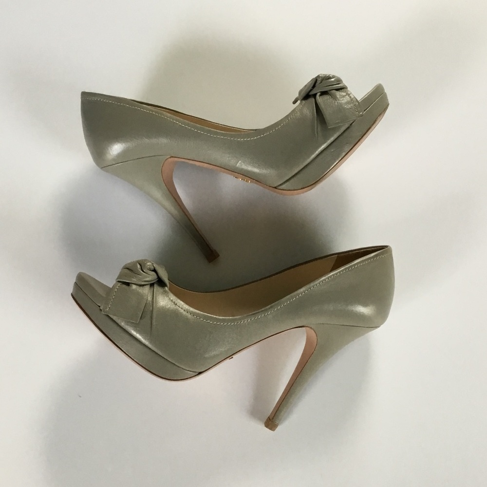 PRADA - Picture 8 of 16